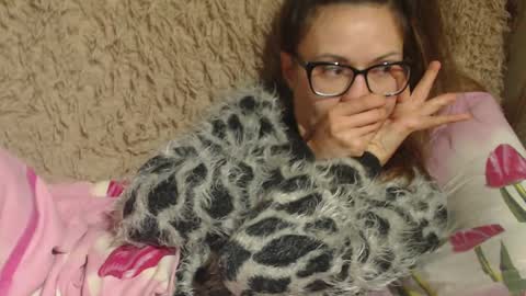 Snapshot of candylady13 chatting on 5, 12, 2024 say meow and send tips  online show from 5, 12, 2024