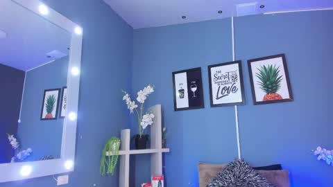 candyluxury_ online show from 10, 4, 2026