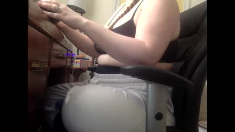 Snapshot of carabelle89 chatting on 15, 4, 2026 carabelle89 online show from 15, 4, 2026