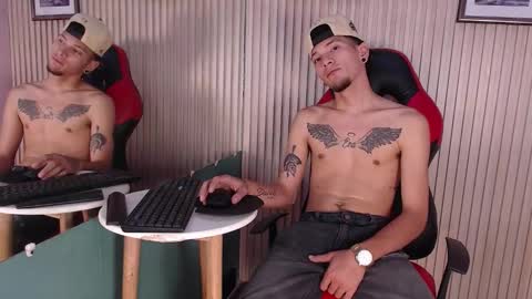 Snapshot of carl_fresh2 chatting on 30, 10, 2025 Carl online show from 30, 10, 2025