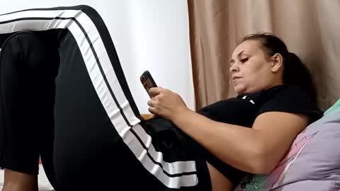 Snapshot of carlasweet00 chatting on 24, 9, 2025 carlasweet00 online show from 24, 9, 2025