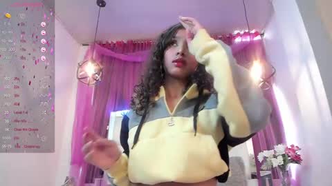 Snapshot of carlie_evans chatting on 5, 12, 2024 carlie Evans online show from 5, 12, 2024