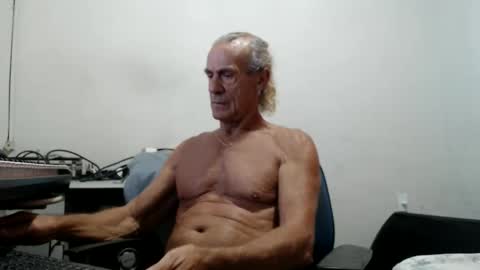 Snapshot of carlos2557 chatting on 14, 3, 2026 carlos online show from 14, 3, 2026