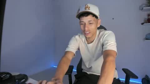 carlossmi01 online show from 7, 4, 2026