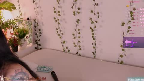 Carly online show from 29, 4, 2026