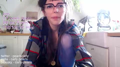 Carly Pearls online show from 27, 2, 2025