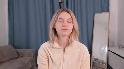 Snapshot of carmellasavina chatting on 8, 3, 2026 Alice online show from 8, 3, 2026