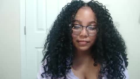 CARAMEL xoxo online show from 8, 9, 2025