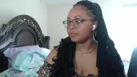 CARAMEL xoxo online show from 16, 10, 2025