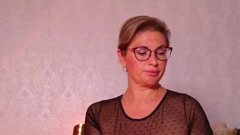 CaroJhones online show from 11, 9, 2025