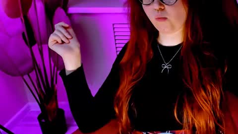 Snapshot of carol_carmen chatting on 21, 6, 2026 Carol online show from 21, 6, 2026