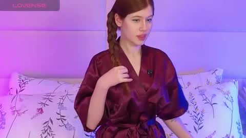 Snapshot of carolainemyers chatting on 4, 12, 2025 carolainemyers online show from 4, 12, 2025