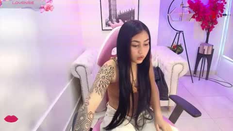 Snapshot of carolina_cherry chatting on 5, 3, 2026 CAROLINA. online show from 5, 3, 2026