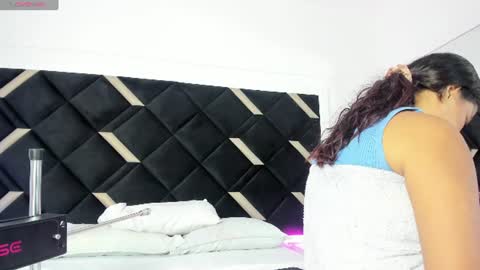 carolina_evannss online show from 4, 8, 2026