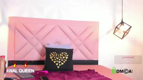 caroline daring online show from 2, 5, 2026
