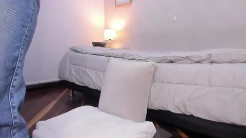  Caroline  online show from 17, 7, 2026
