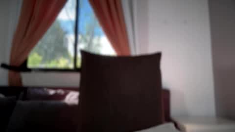 caroline_east online show from 4, 5, 2026