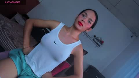 Snapshot of caroline_east chatting on 22, 7, 2026 caroline_east online show from 22, 7, 2026