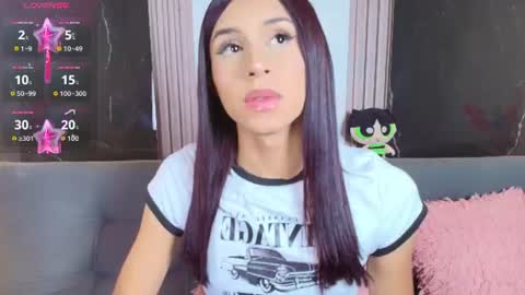 caroline_foster1 online show from 10, 7, 2026