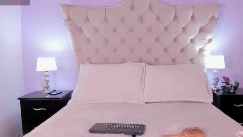 Snapshot of caroline_nasty__ chatting on 7, 10, 2025 Caroline online show from 7, 10, 2025