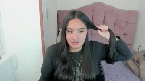caroline_rodriguez_9 online show from 4, 10, 2025