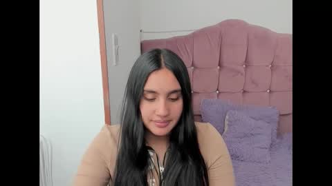 caroline_rodriguez_9 online show from 6, 10, 2025