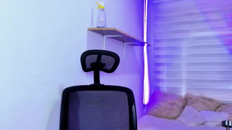 caroline_rodriguez_9 online show from 8, 1, 2026