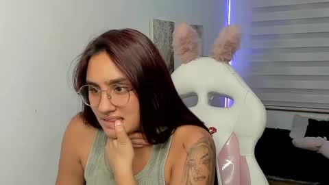 caroline_rodriguez_9 online show from 23, 7, 2026