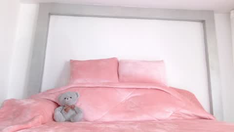 Snapshot of caroline_spanky chatting on 10, 1, 2025 caroline online show from 10, 1, 2025