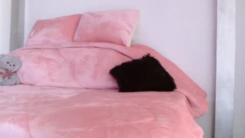 Snapshot of caroline_spanky chatting on 16, 1, 2025 caroline online show from 16, 1, 2025