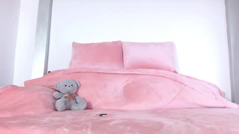 Snapshot of caroline_spanky chatting on 18, 1, 2025 caroline online show from 18, 1, 2025