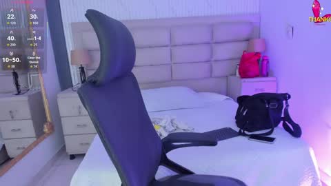 Caroline online show from 19, 4, 2026