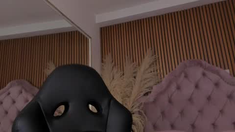 Caroline online show from 28, 5, 2026