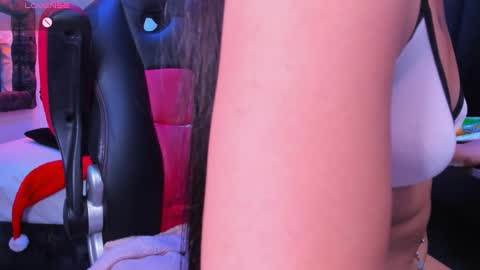 Caroline Scoth online show from 3, 12, 2024