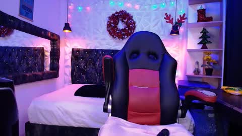 Caroline Scoth online show from 9, 12, 2024