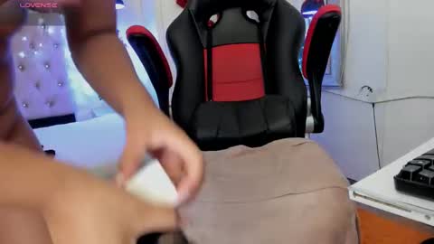 Caroline Scoth online show from 21, 12, 2024