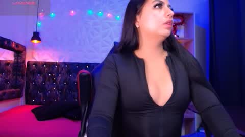 Caroline Scoth online show from 9, 2, 2025