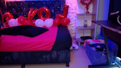 Caroline Scoth online show from 18, 2, 2025