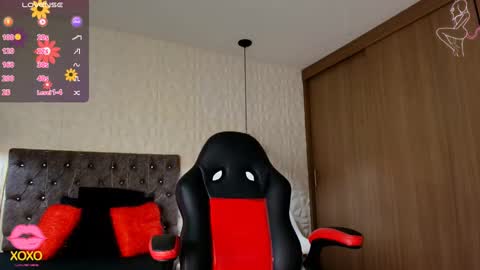 Caroline Scoth online show from 12, 9, 2025