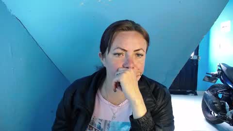 Carolinhe  online show from 1, 8, 2026
