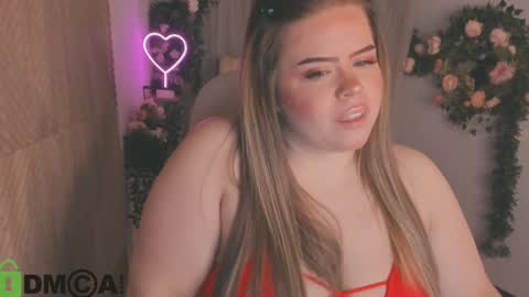 Snapshot of caroll_li chatting on 12, 3, 2025 caroll_li online show from 12, 3, 2025