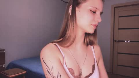 Snapshot of carollgalle chatting on 18, 3, 2026 Carolina online show from 18, 3, 2026