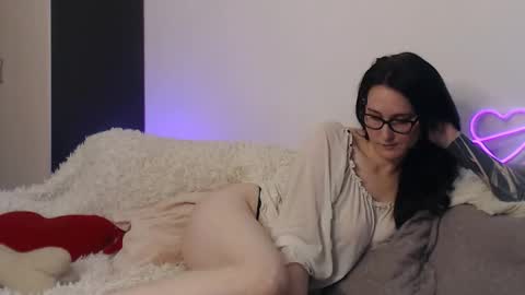 Caroline online show from 9, 9, 2025