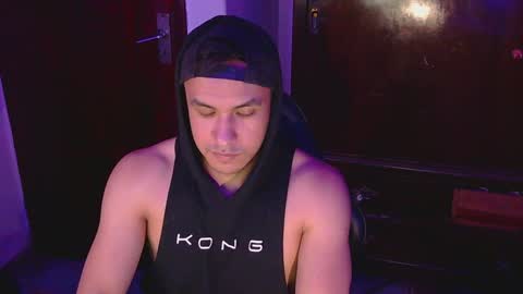 Snapshot of casas_oom chatting on 28, 12, 2024 online show from 28, 12, 2024