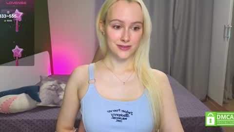 Snapshot of caseylabow chatting on 28, 10, 2025 My name is Casey... Nice to meet you I will be happy to have funthumbs up please its important online show from 28, 10, 2025