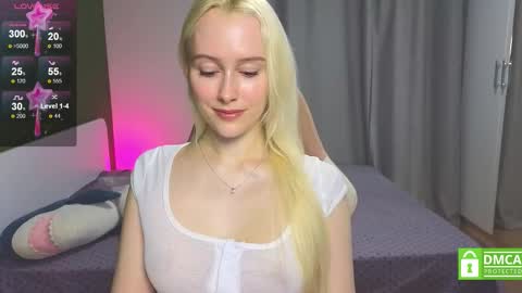 Snapshot of caseylabow chatting on 9, 11, 2025 My name is Casey... Nice to meet you I will be happy to have funthumbs up please its important online show from 9, 11, 2025