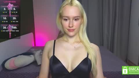 Snapshot of caseylabow chatting on 12, 11, 2025 My name is Casey... Nice to meet you I will be happy to have funthumbs up please its important online show from 12, 11, 2025