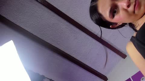 Cassie Jones online show from 3, 2, 2025