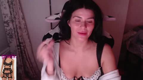 cassiealvarez online show from 24, 9, 2025