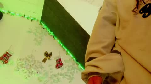 Snapshot of cata_greenn chatting on 13, 12, 2024 Cata green model independient online show from 13, 12, 2024